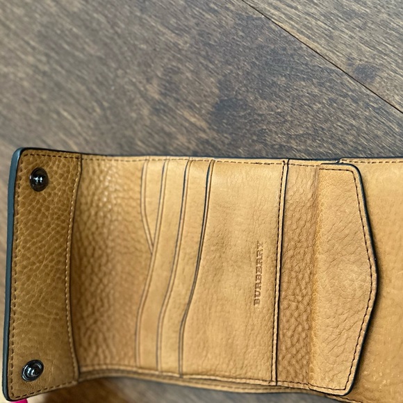 Womens Burberry wallet in tan color - Picture 5 of 6